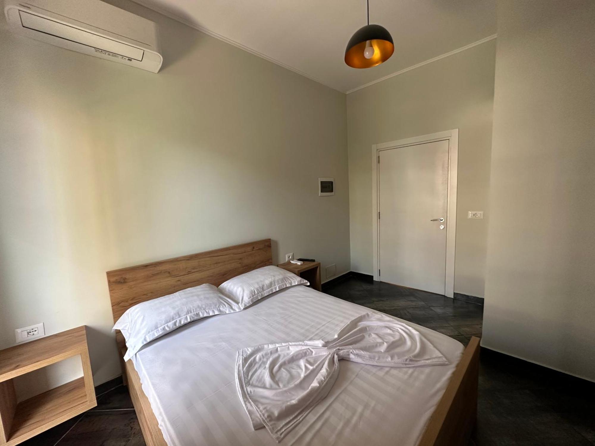 Central Comfort Suites Tirana Zewnętrze zdjęcie