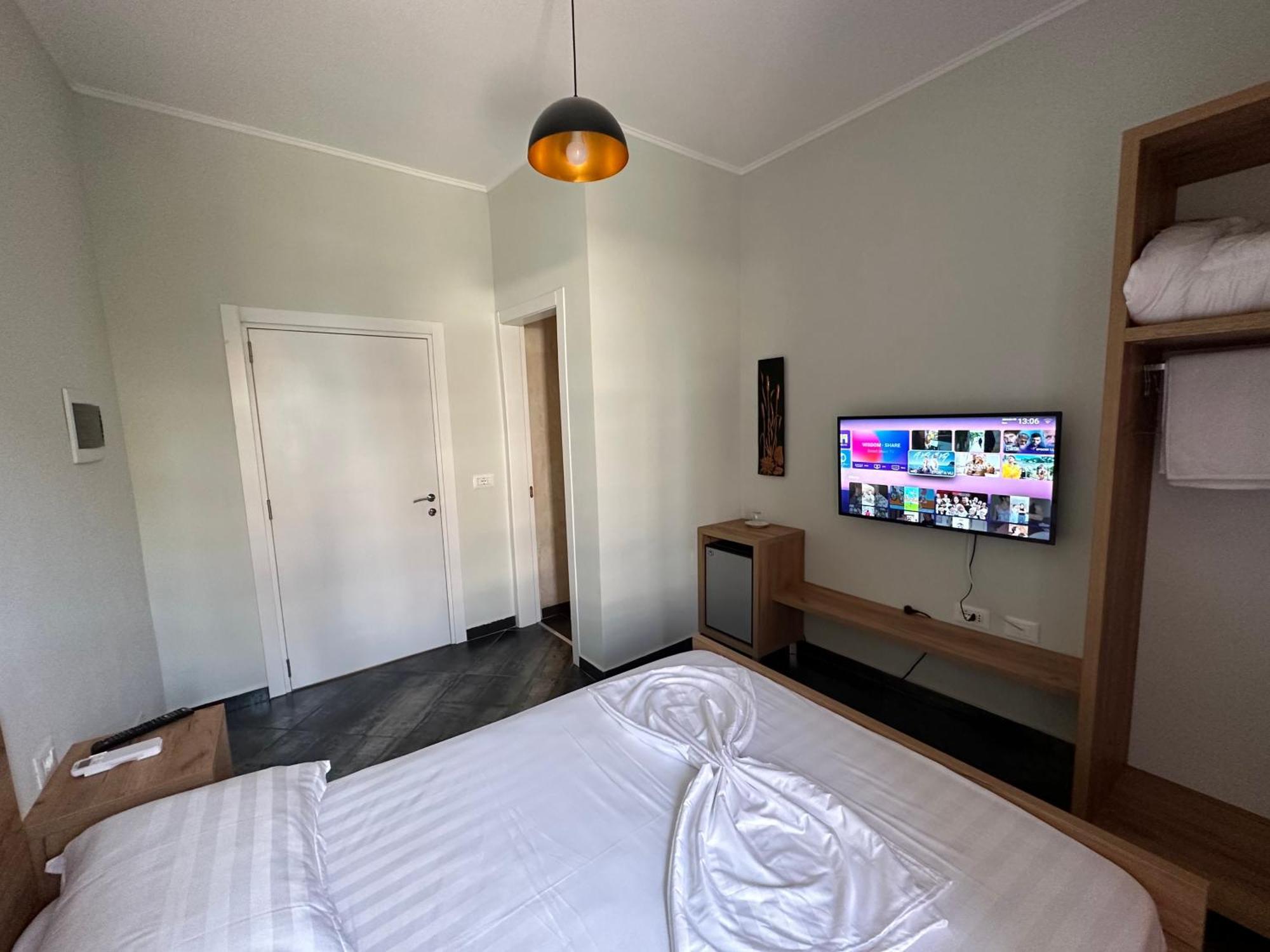 Central Comfort Suites Tirana Zewnętrze zdjęcie